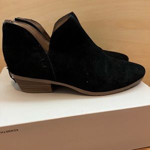 Kenneth Cole Sideway Bootie Black Suede, Size 8.5, New in Box